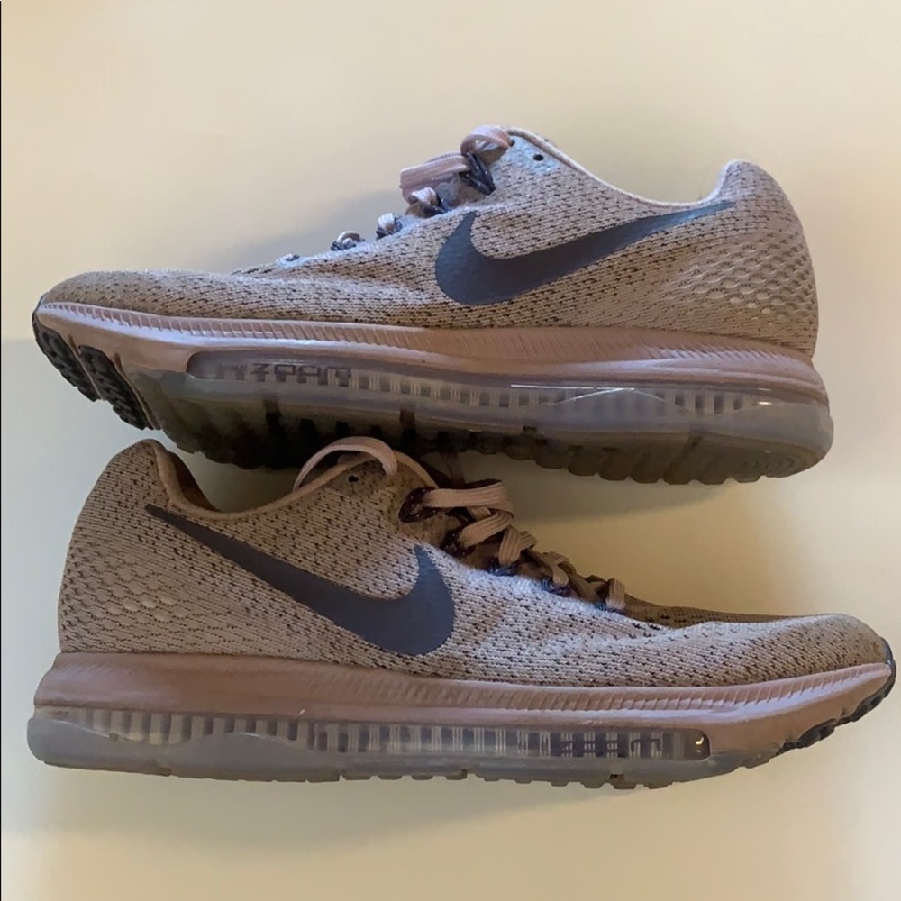Women’s Nike Zoom Size 7